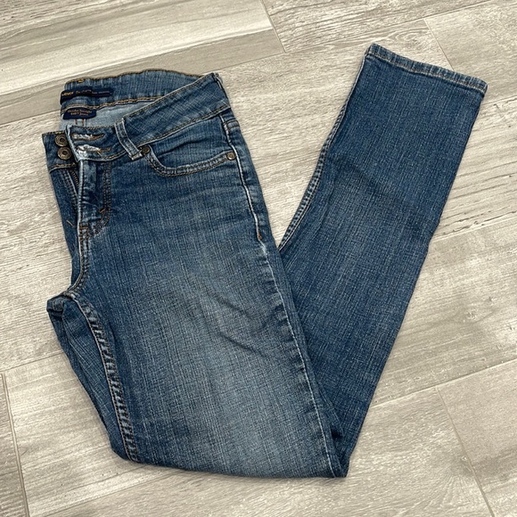 Levi's Denim - D- Levi’s Slender Straight 526 Jeans